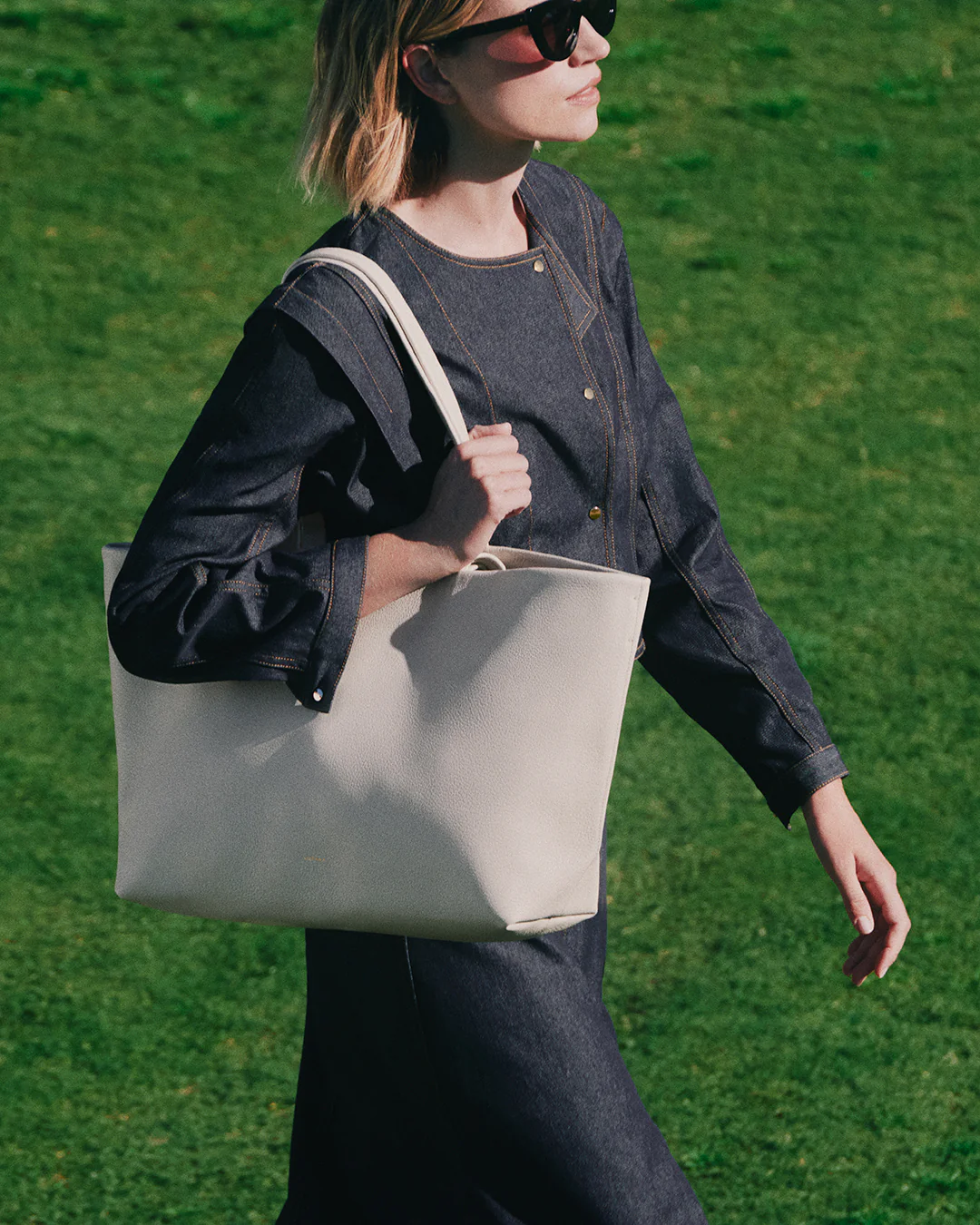 Classic Easy Tote - Image 165