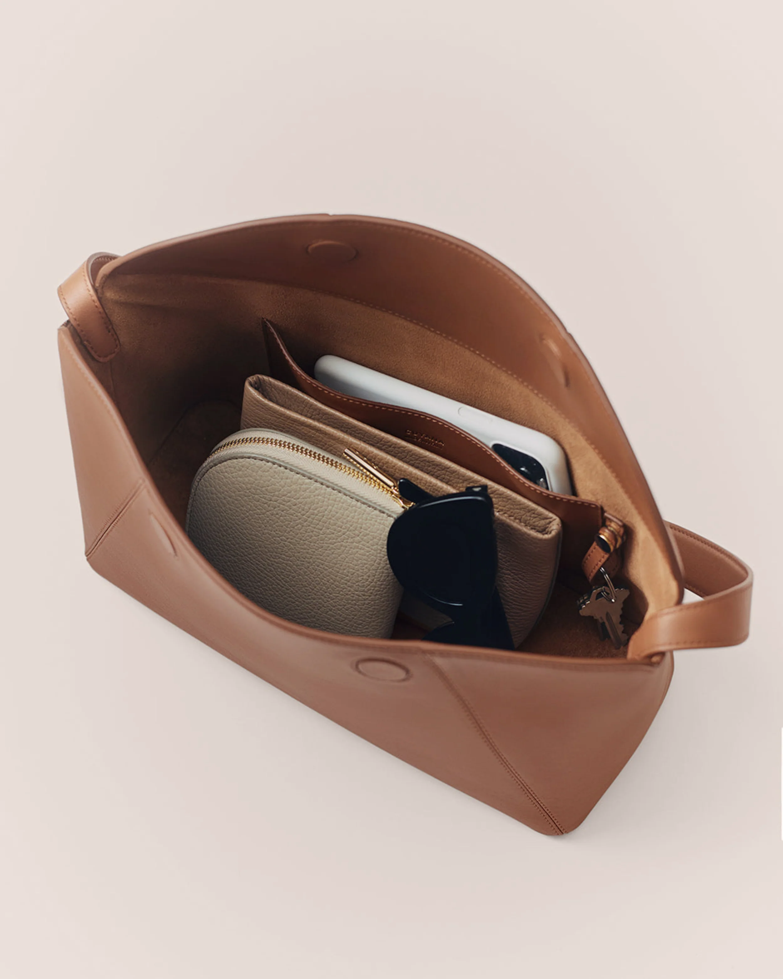 Forma Shoulder Bag - Image 17