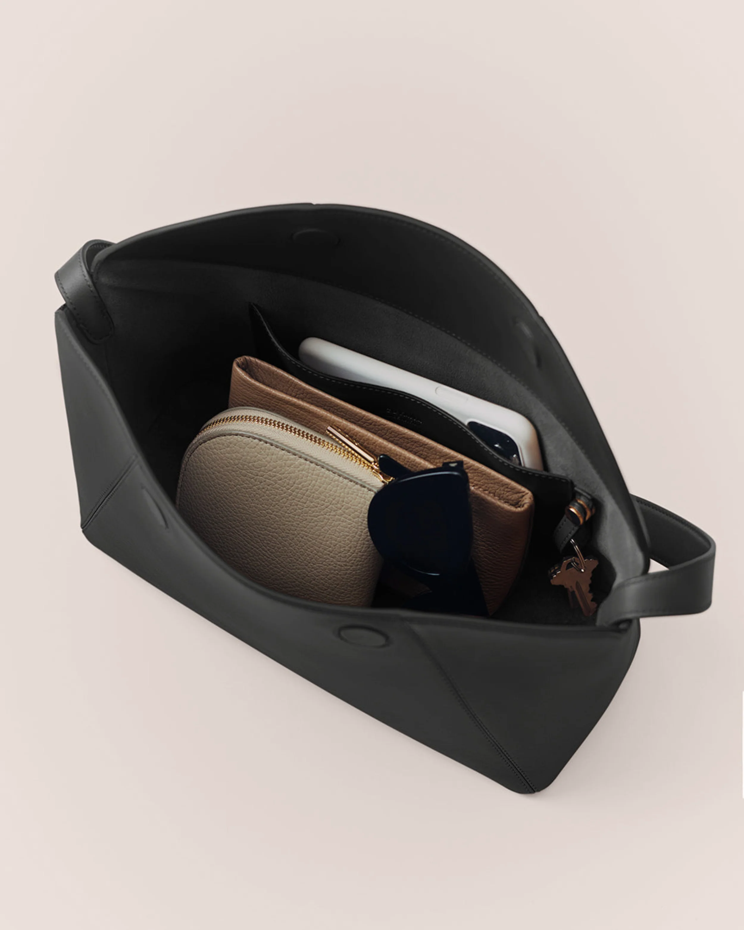 Forma Shoulder Bag - Image 9