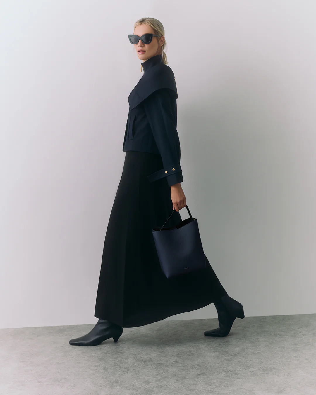 Linea Bucket Bag - Image 114