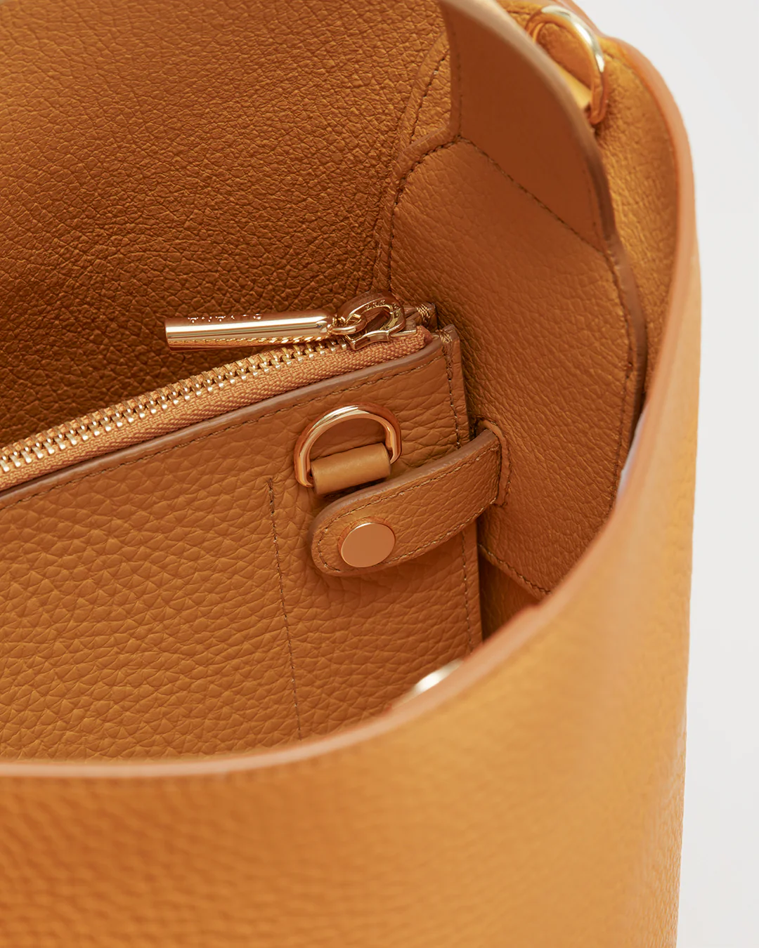 Linea Bucket Bag - Image 24