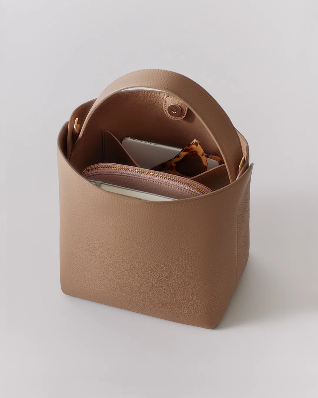 Linea Bucket Bag - Image 36