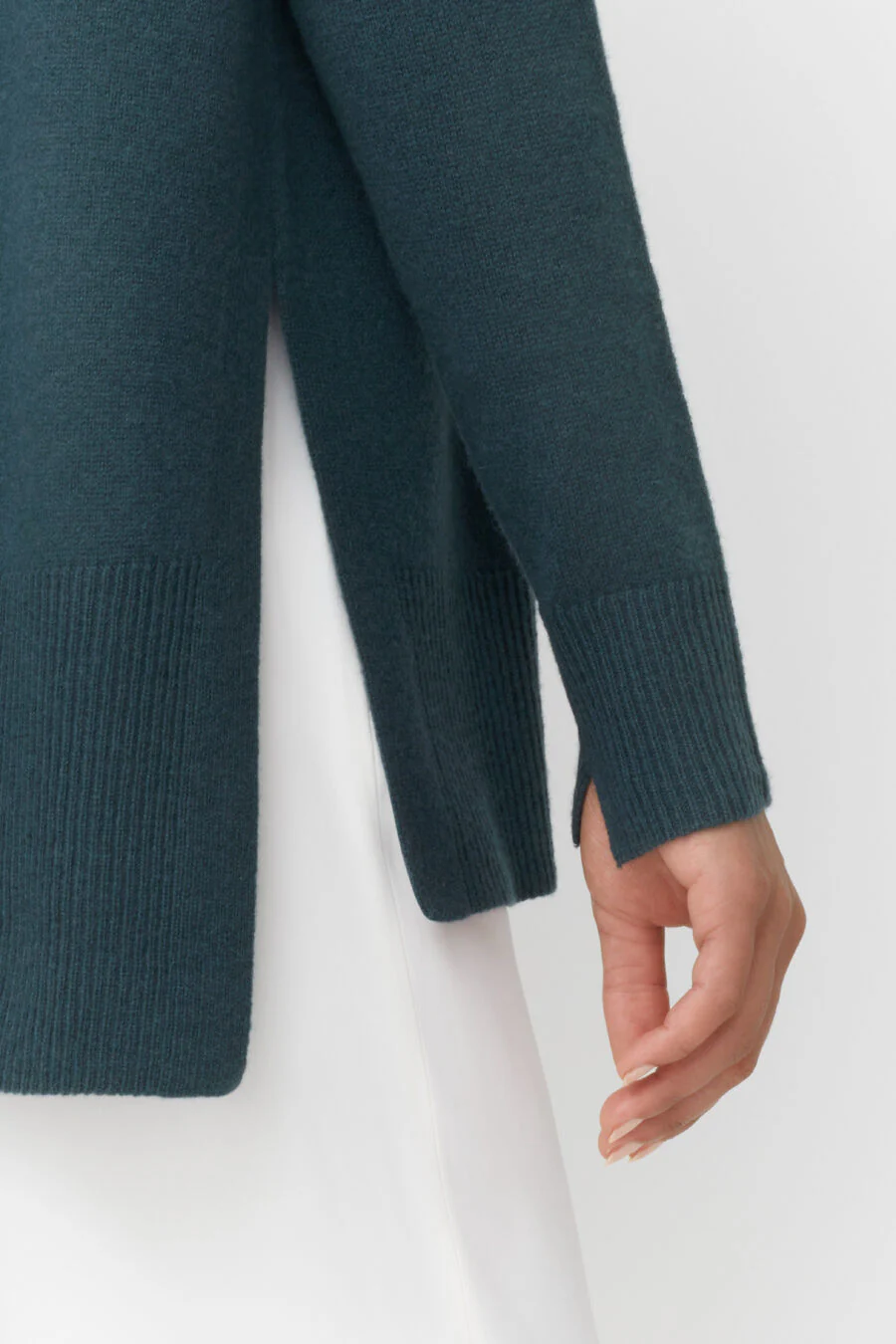 Single-Origin Cashmere Funnel Neck Sweater - Image 23