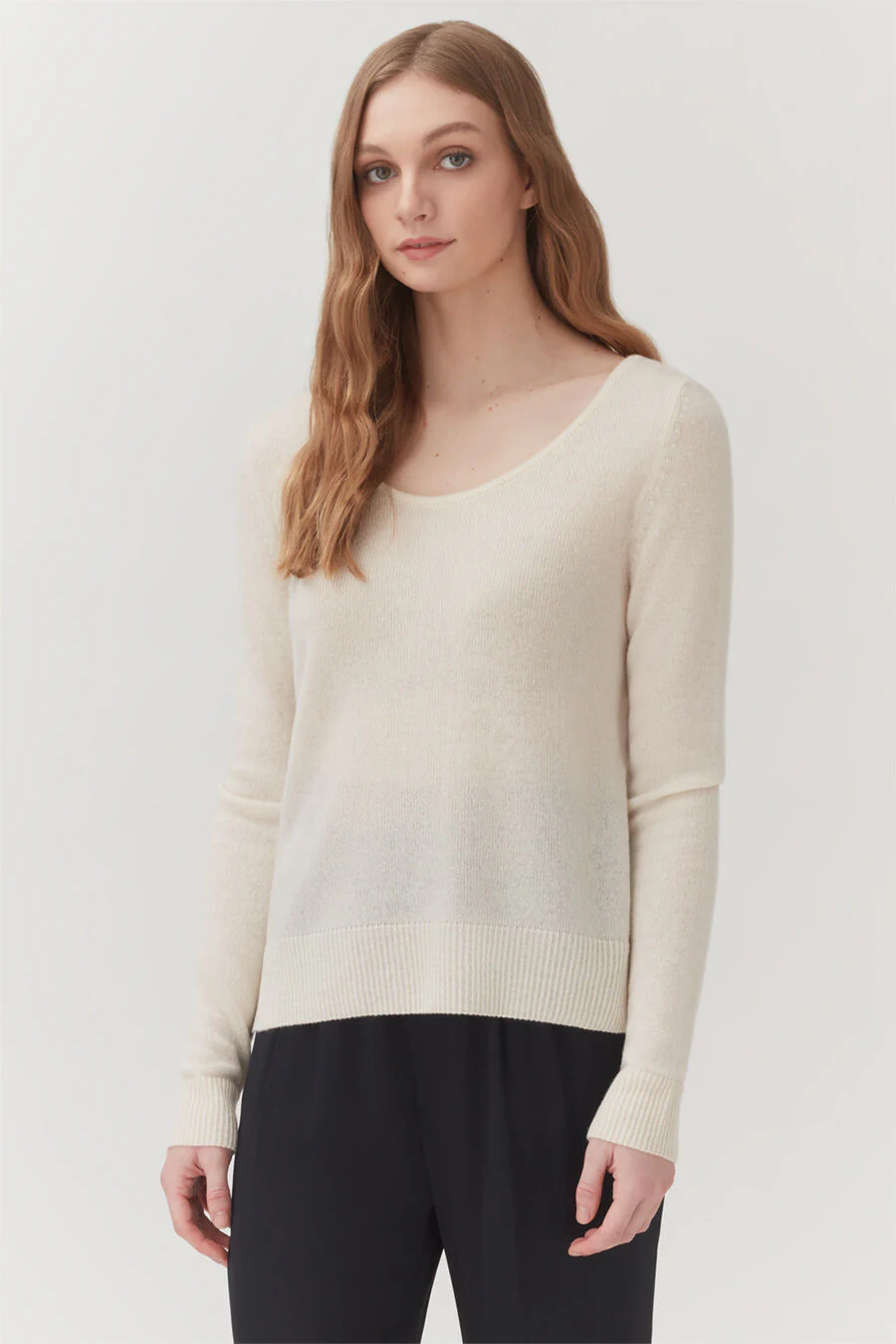 Single-Origin Cashmere Scoop Neck Sweater - Image 10