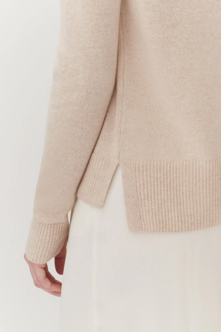 Single-Origin Cashmere Scoop Neck Sweater - Image 12