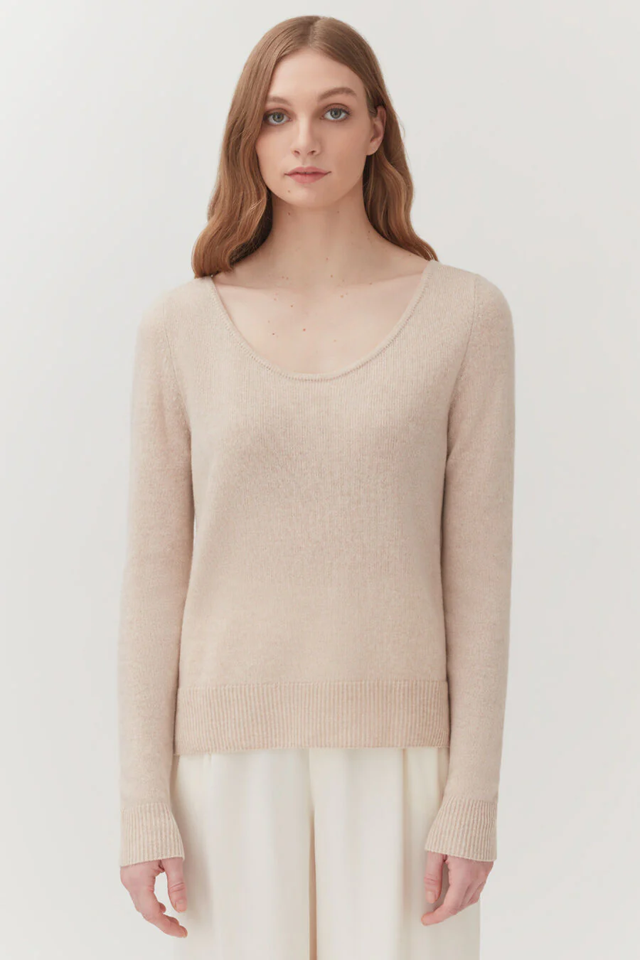 Single-Origin Cashmere Scoop Neck Sweater - Image 15