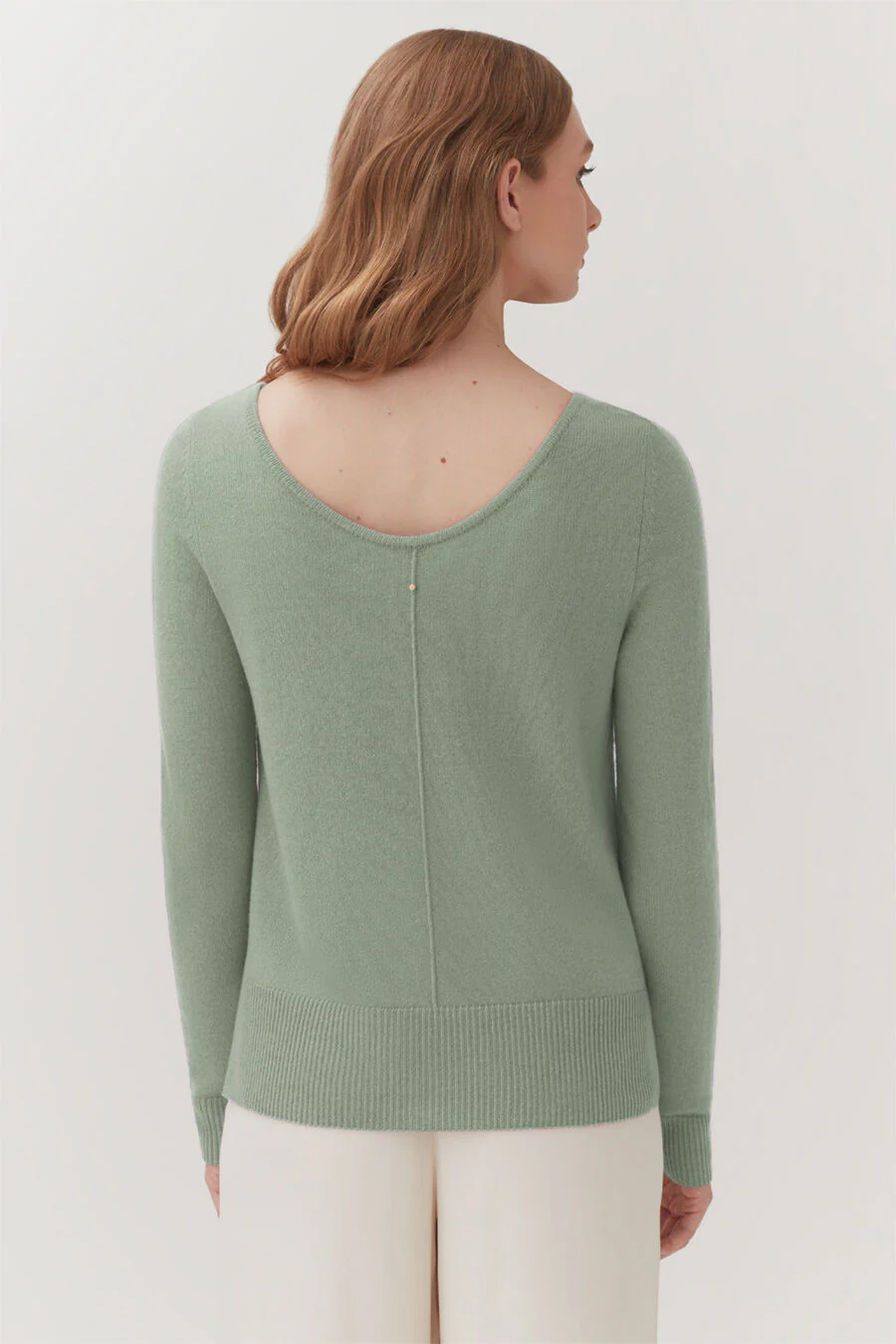 Single-Origin Cashmere Scoop Neck Sweater - Image 17