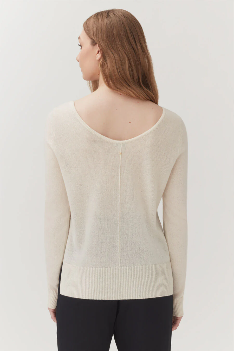 Single-Origin Cashmere Scoop Neck Sweater - Image 7