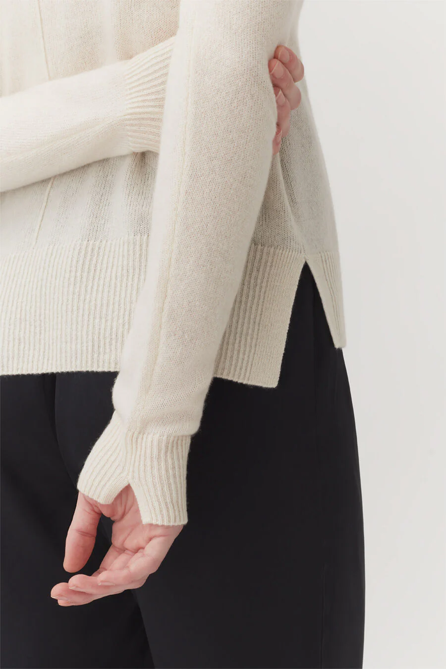 Single-Origin Cashmere Scoop Neck Sweater - Image 8