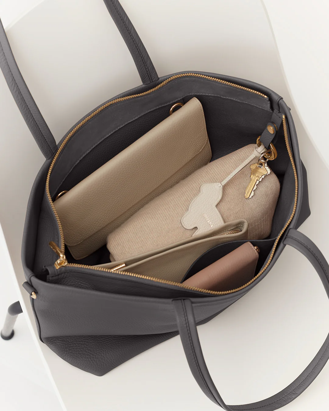 Small Easy Zipper Tote - Image 102