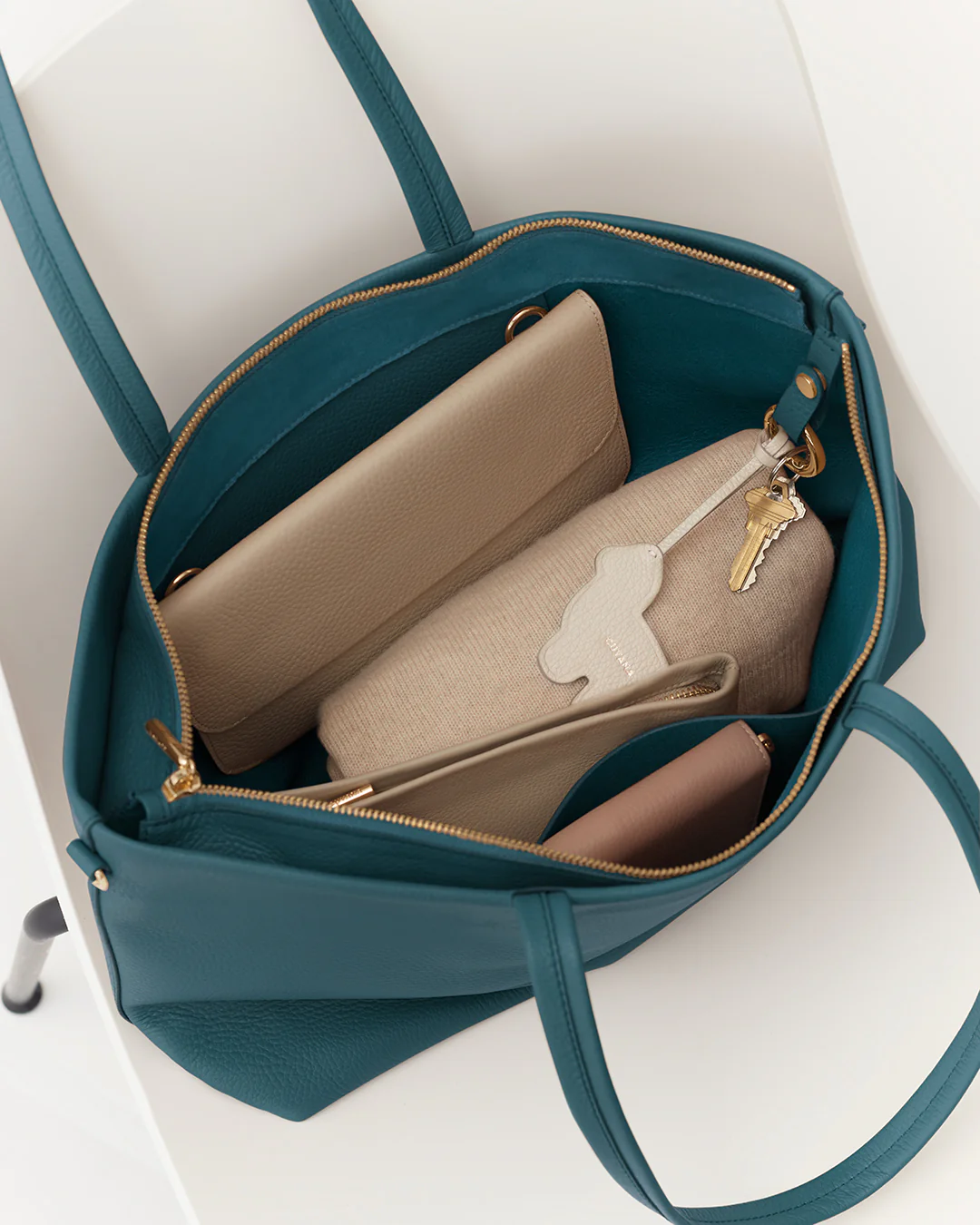 Small Easy Zipper Tote - Image 104
