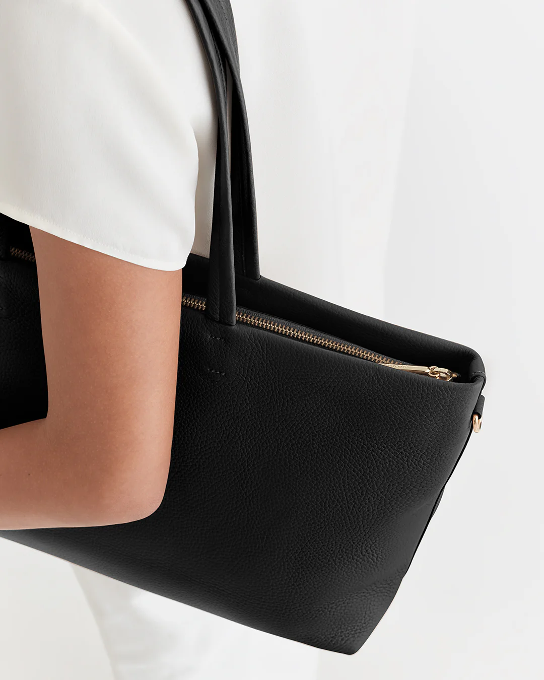 Small Easy Zipper Tote - Image 107