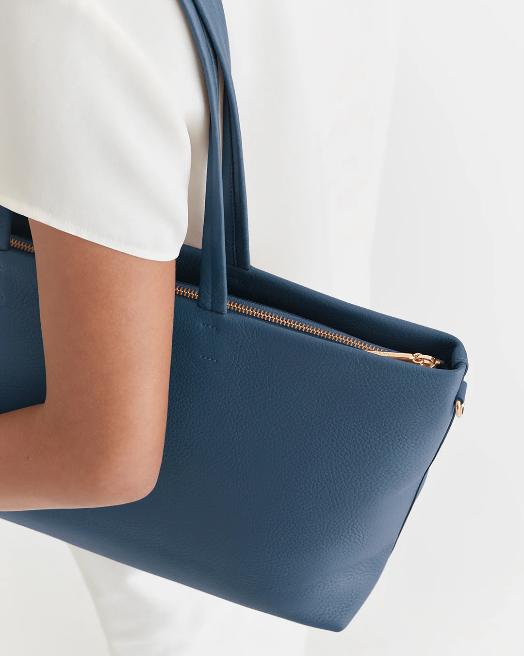 Small Easy Zipper Tote - Image 116