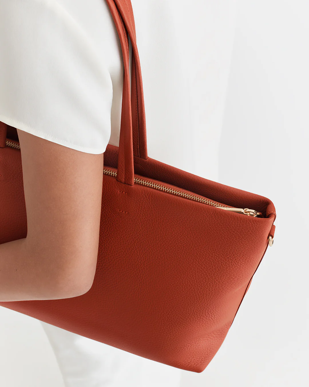 Small Easy Zipper Tote - Image 130