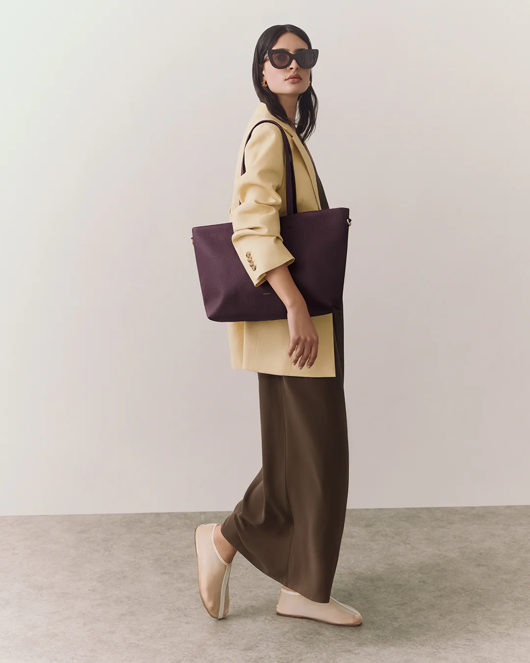 Small Easy Zipper Tote - Image 150