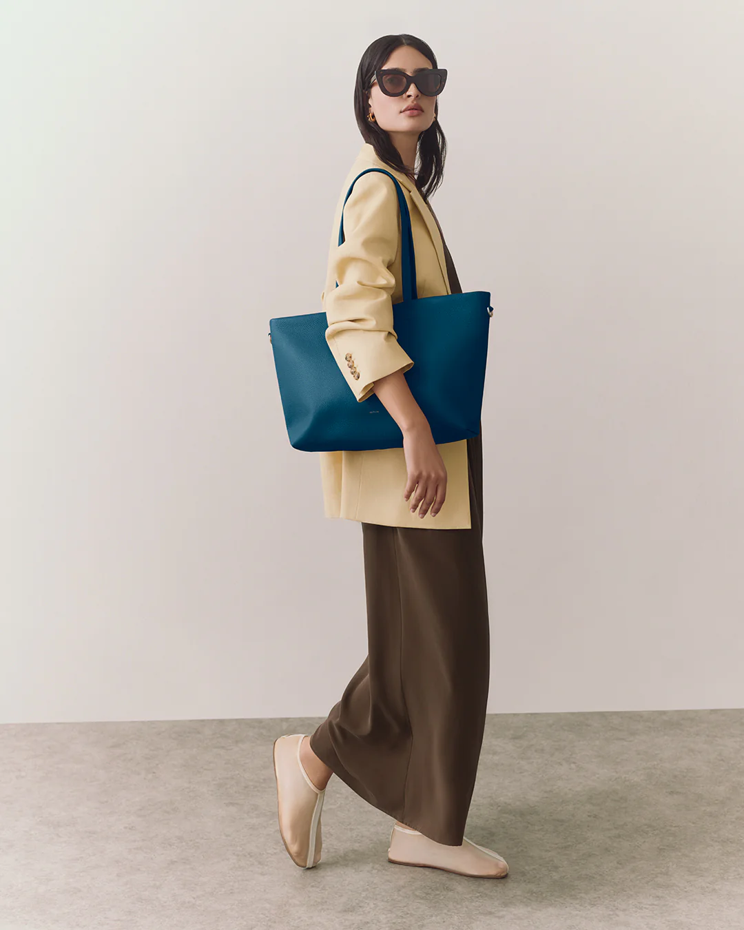 Small Easy Zipper Tote - Image 161