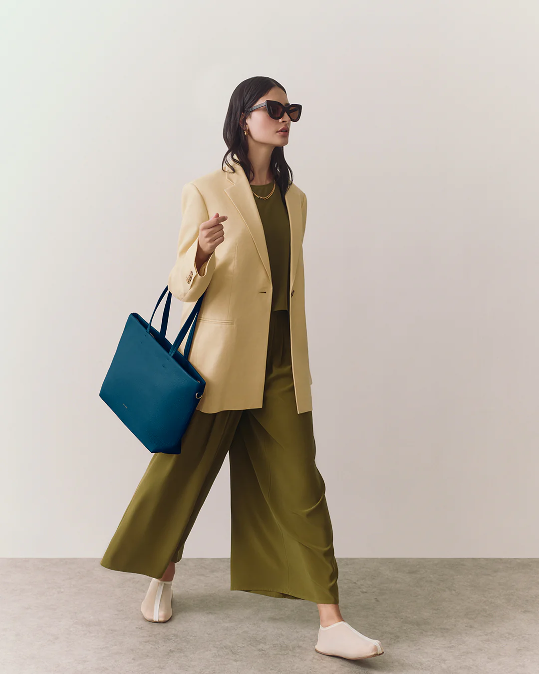 Small Easy Zipper Tote - Image 162