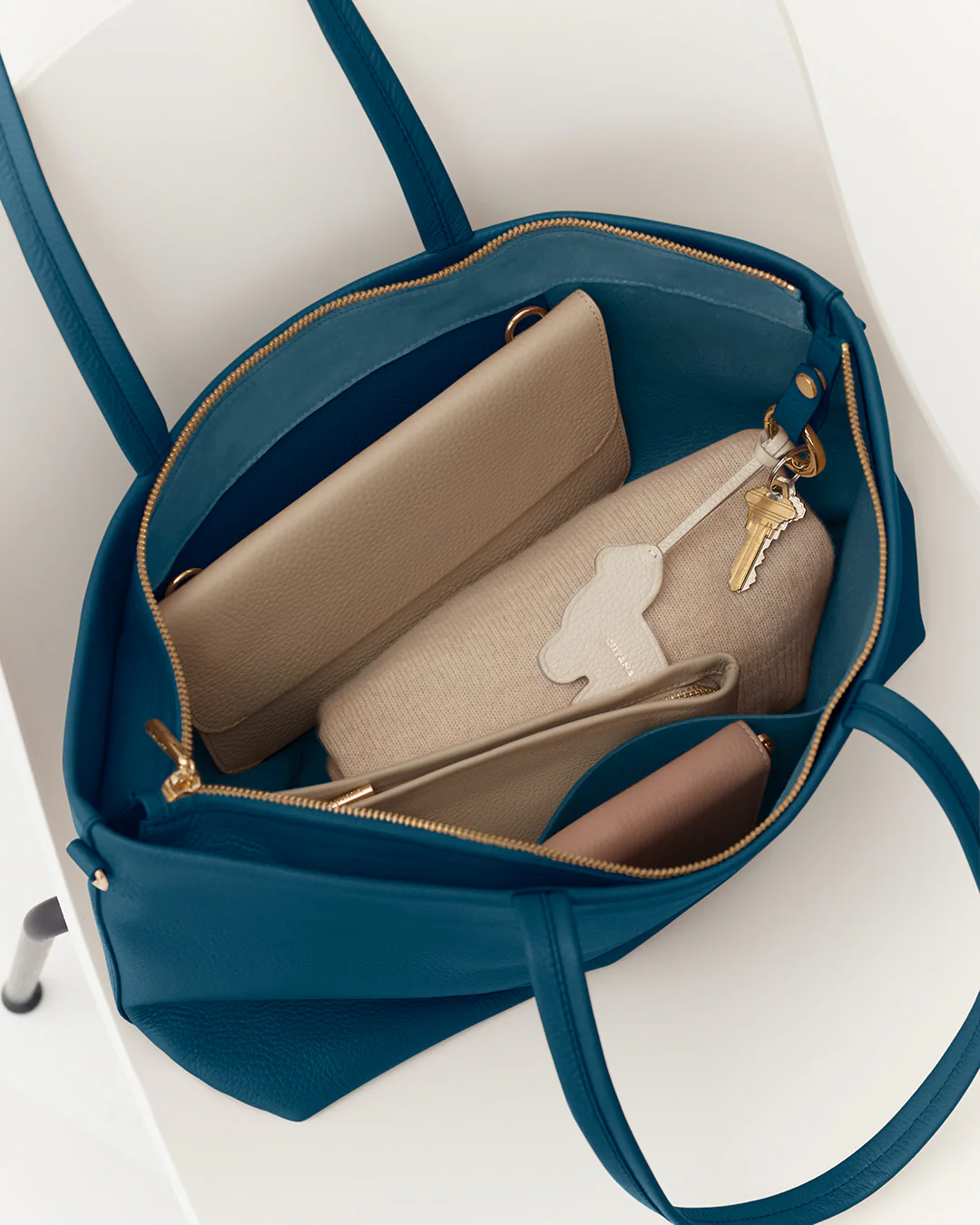 Small Easy Zipper Tote - Image 165