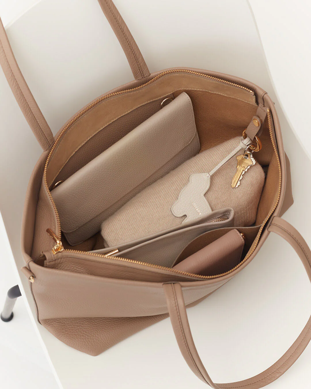 Small Easy Zipper Tote - Image 56