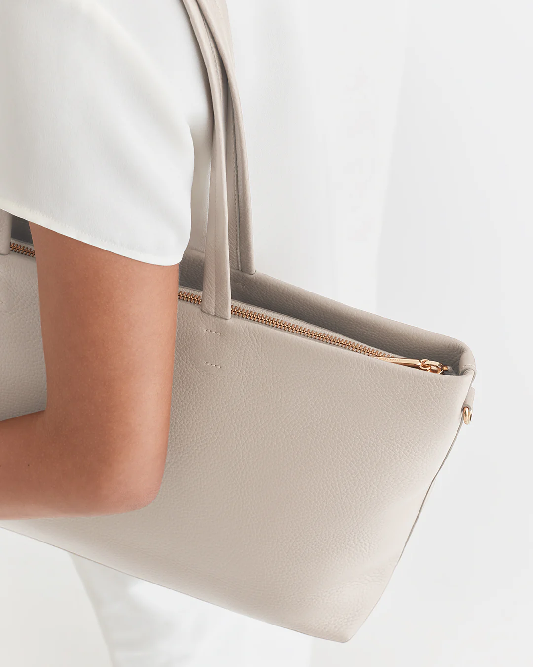 Small Easy Zipper Tote - Image 65